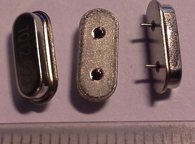 krystal 12.000 MHz  .. balení 50ks za 100Kč