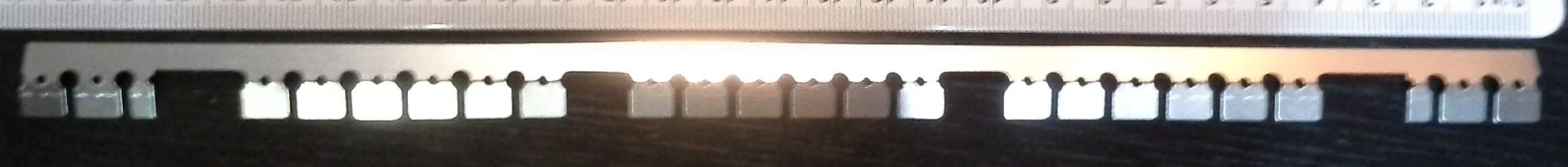 strip EMC28, stínící plech, délka lišty 268mm   .. balení 50 lišt za 50Kč