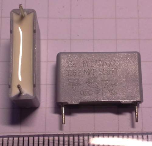 není skladem - C 33n 275V 20% X2 RM15T  .. balení 300ks za 100Kč