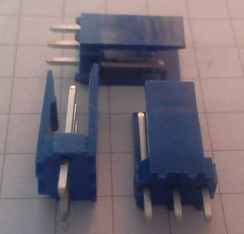 konektor 3 pin TE .. balení 50ks za 100Kč