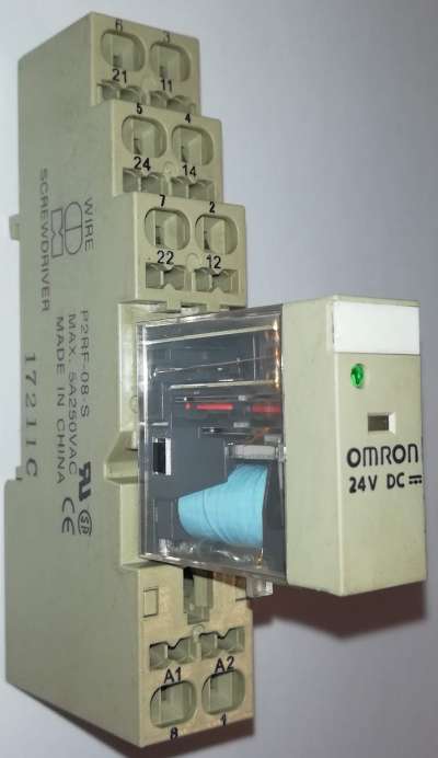 G2R-2-SNDS) 24Vdc v patici