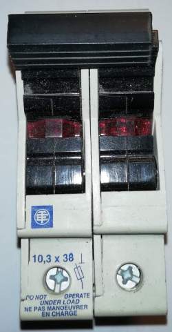 GK1-DD U  ... pojistkový držák 10.3x38 na DIN lištu, 2 pozice