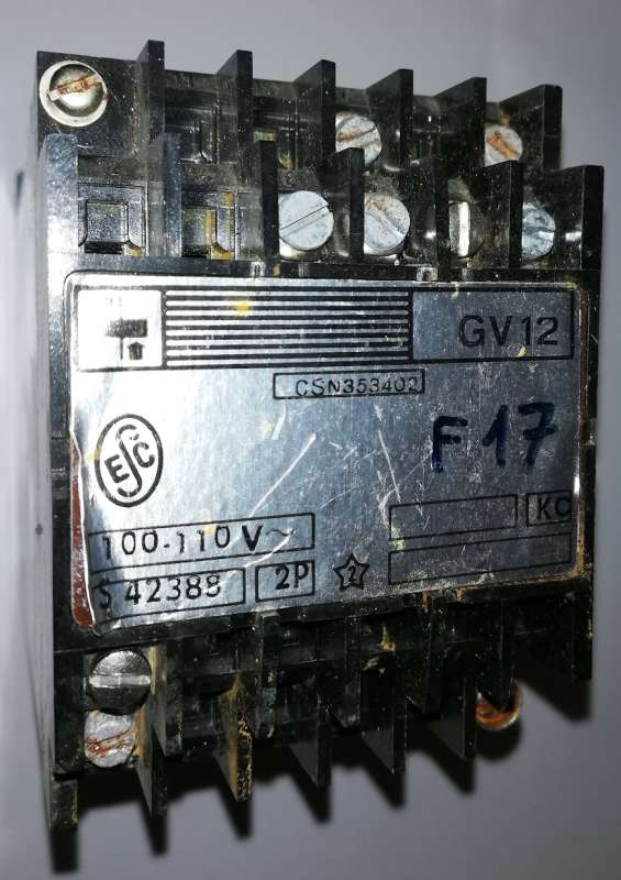relé pro hlášení zemního spojení  GV12 100-110V 50Hz  KC 2P, starší  .. cena na dotaz / price on request