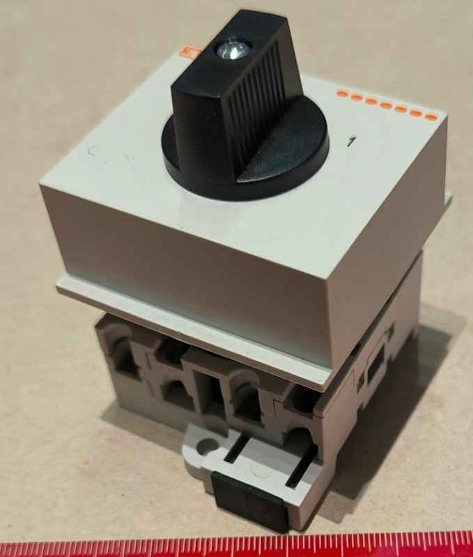GX1690O48 - rotary cam switch - LOVATO, nový, originál balení