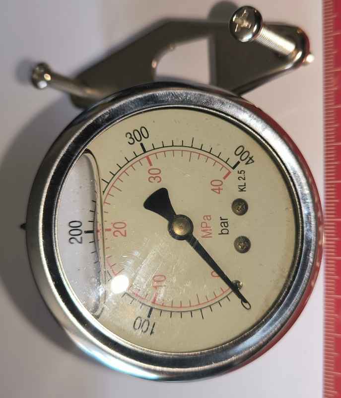 GZ04-22  Manometr glycerinový zadní 0/400 bar - G1/4