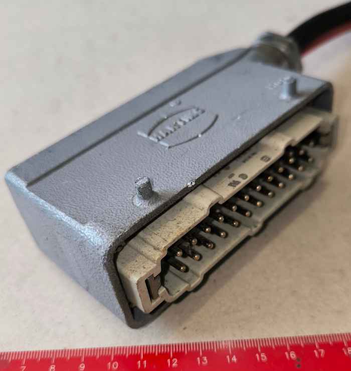 konektor HARTING samec 24pin  v krytce .. použitý / used, plně osazen (015)