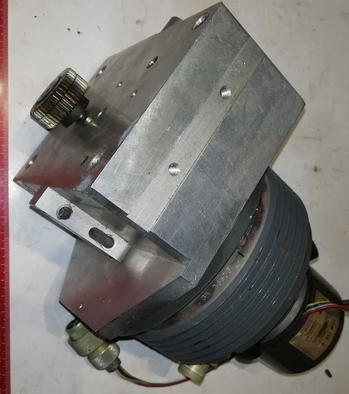 HSM150 - servomotor 24Vss 140W + snímač + převodovka  .. použitý / used   .. cena na dotaz / price on request