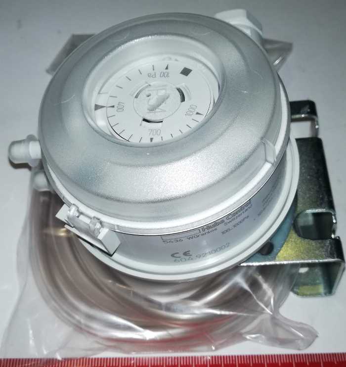 HUBA CONTROL H604 100...1000Pa - spínač diferenčního tlaku (1-10mbar) - 604.9210002, včetně spojovací sady