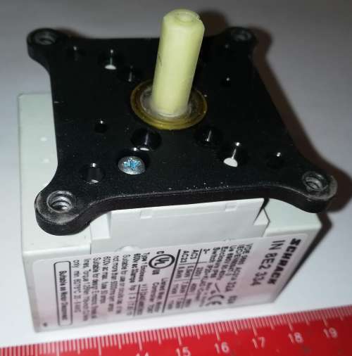 IN8E2334 - Schrack přepínač 3 poly