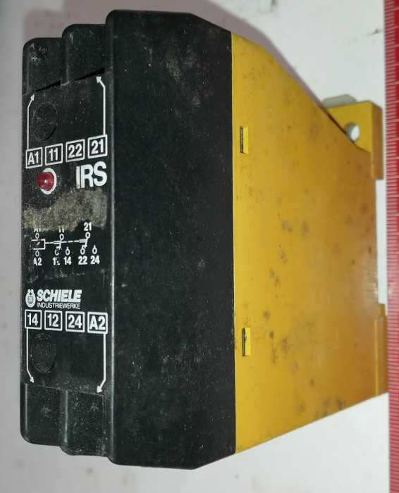IRS 2.411.100.00 - switching relay .. použitý / used .. cena na dotaz / price on request