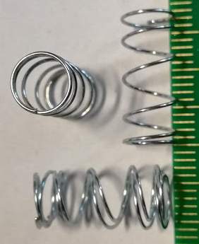 IZOSTAT - pružina 72-4067-01 .. balení 100ks za 100Kč