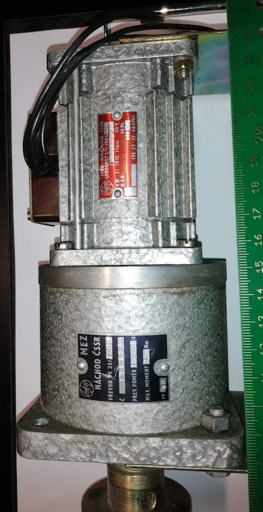 sestava motor J8B4 s převodovkou PR25, z demontáže  .. cena na dotaz / price on request