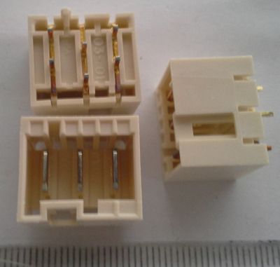 konektor 3641-02-K01V167 .. balení 17ks za 40Kč