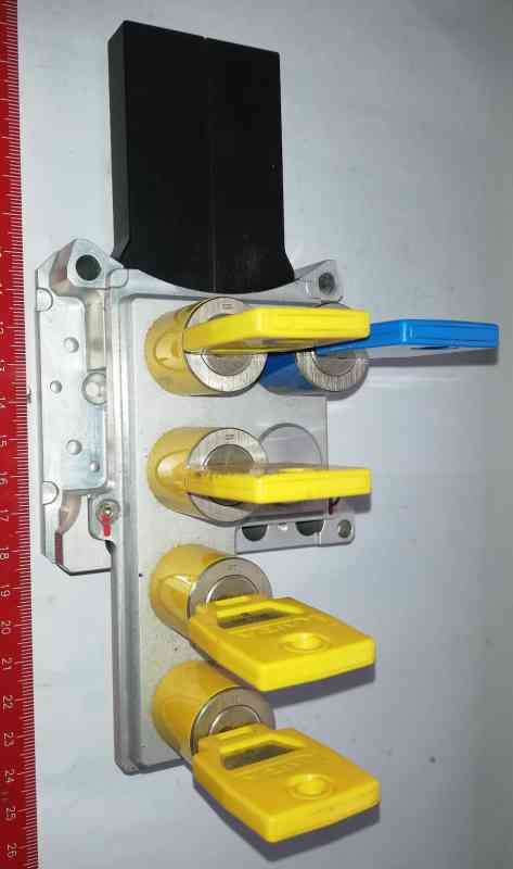 modul s blokovacími klíči 4x 360301 + 1x 504009, z demontáže