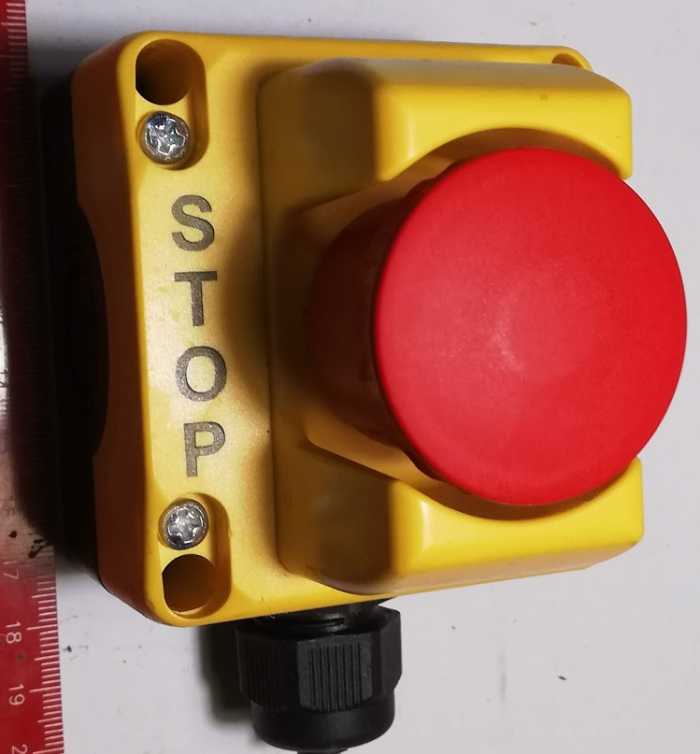 KM51537973G01 - tlačítko STOP, z demontáže, vypadá ok