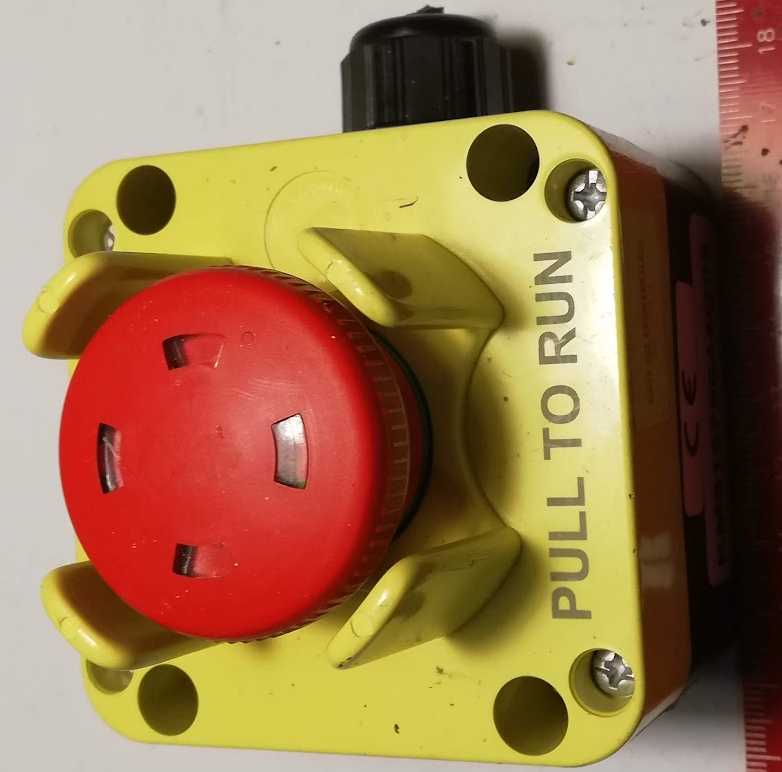 KM51579644G02 - tlačítko STOP, z demontáže, vypadá ok