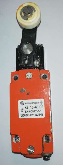 koncový přepínač KS10-42, z demontáže