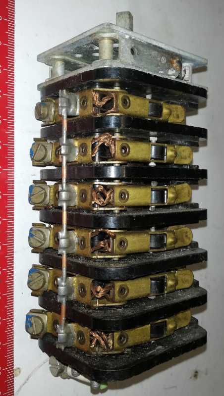 přepínač KSP16-46735  380V 16A starší, z demontáže   .. cena na dotaz / price on request