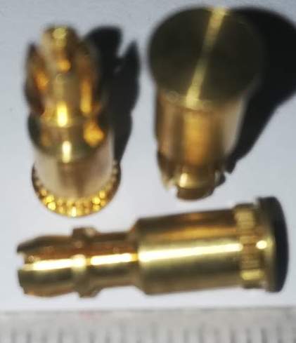 KSSB4MM-12X - distanzhalt. 10,75mm .. balení 20ks za 100Kč