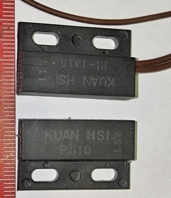 magnetický spínač KUAN-HSI P1-1A15 + P010