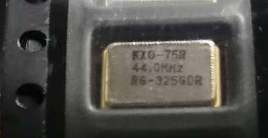 KXO-75R GEYER 44.000MHz Voltage Controlled Crystal Oscillator  .. cena na dotaz / price on request