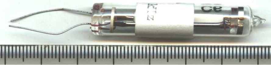 krystal 99,985 kHz - sklo