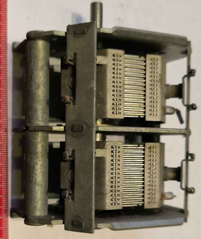 ladící kondenzátor - neproměřený (020), z demontáže, WN70501