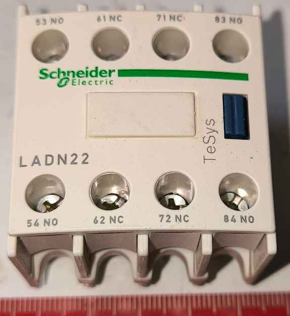 LADN22 - Schneider- TeSys D, blok pomocných kontaktů, 2Z+2V, šroubové svorky.