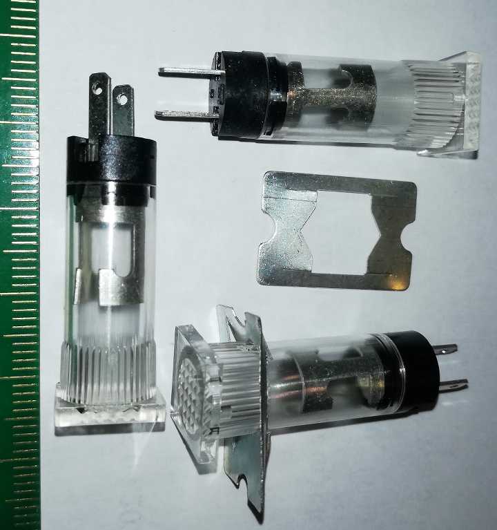 LJ-213-05 - kontrolka, držák žárovky T1 24V 2W (bez žárovky) 1.960.0248-2 HUNGARY .. balení 10ks za 100Kč