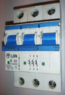 jistič LSN B10 3P OEZ