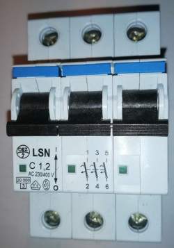 jistič LSN C1,2 3P OEZ