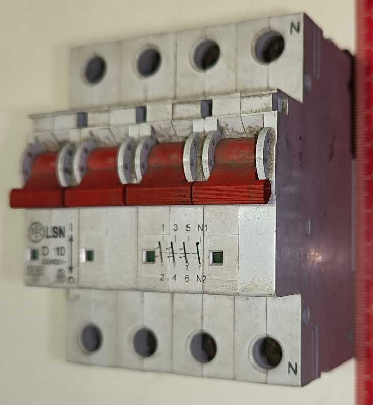 jistič LSN D10 4P OEZ  .. použitý / used, z demontáže