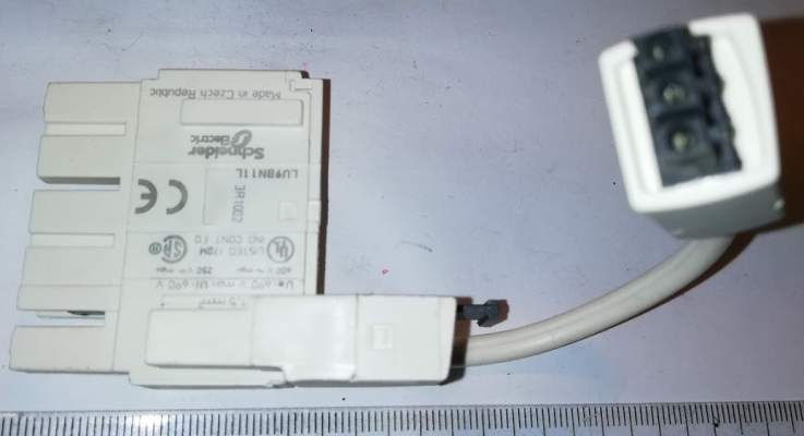 LU9BN11L - TeSys U connector ..  cena na dotaz / price on request