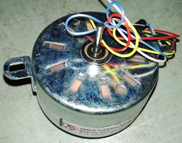 motorek M305-synch.2VA 220V,300ot/min