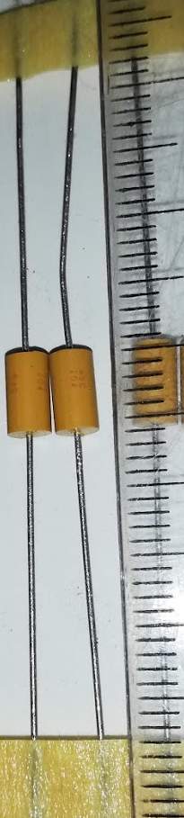 MA305C104KAA - C 100nF 50V 10% X7R A - AVX  .. balení 100ks za 90Kč