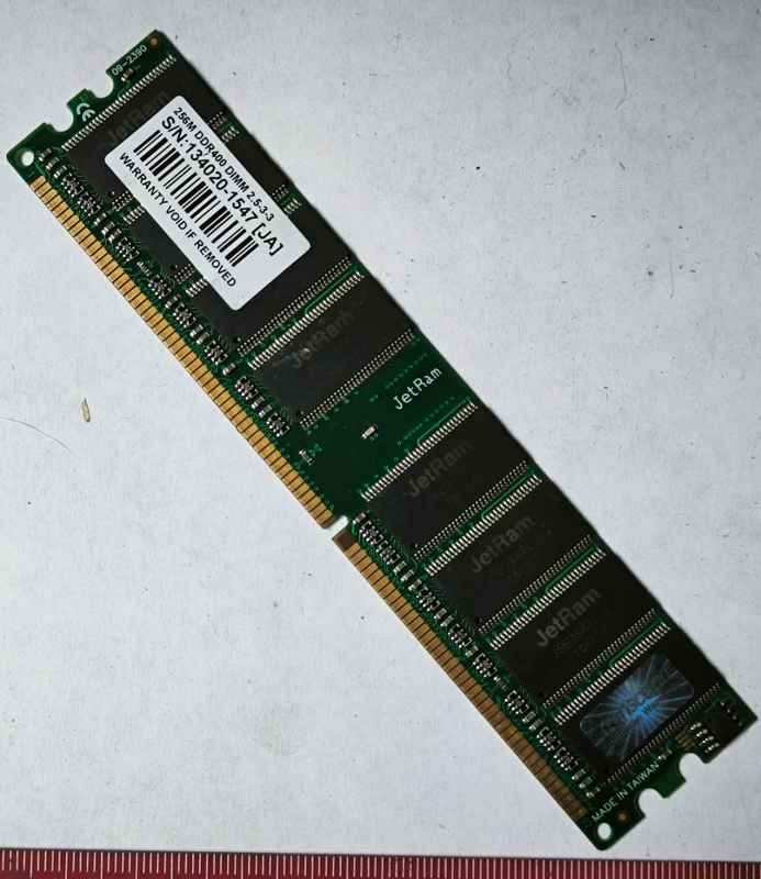 MEMORY-004 - paměťový modul 256M DDR400 DIMM 2.5-3-3,  dle foto .. použitý / used  .. cena na dotaz / price on request