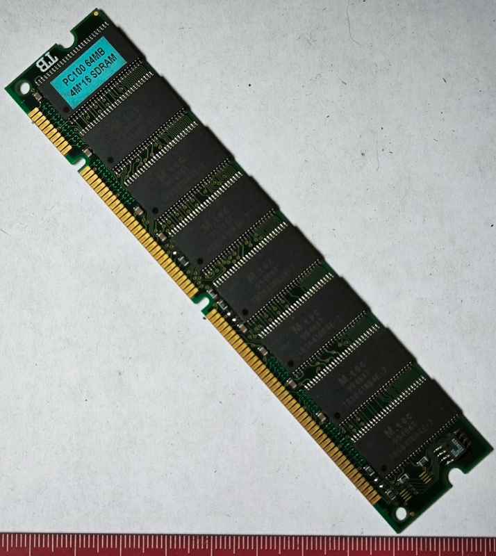 MEMORY-017 - paměťový modul PC100 64MB 4Mx16 SDRAM,  dle foto .. použitý / used  .. cena na dotaz / price on request