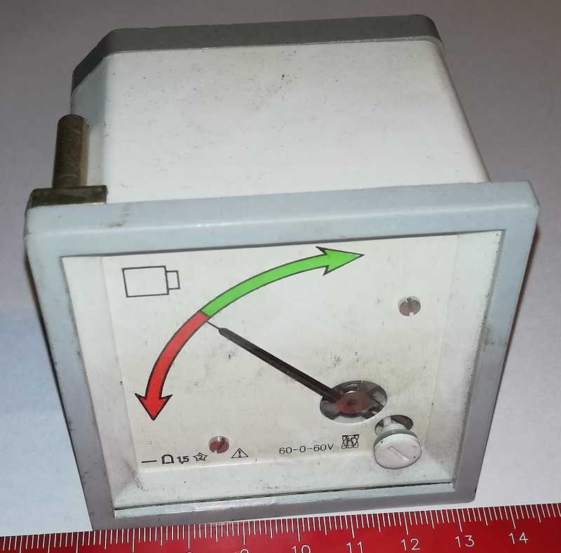 MERAK-127 - panelový měřící přístroj 72x72x60mm, -60V-0-60V , otestován.. použitý / used