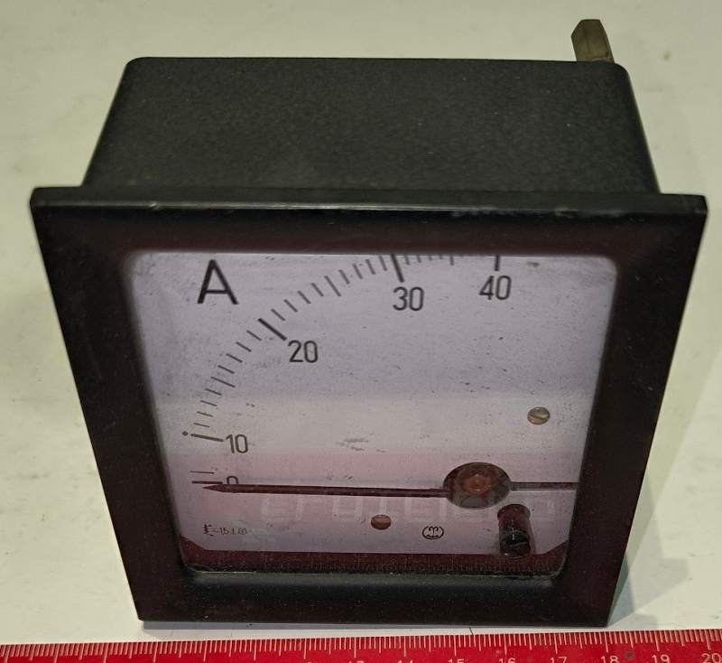 panelmeter stupnice 40A, dle foto, 95x95x60mm, starší (133)
