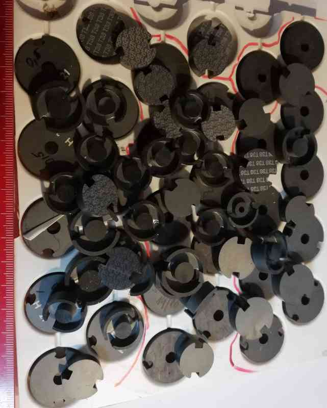 není skladem - MIX-HRN-004 - mix feritových hrníčků, dle foto