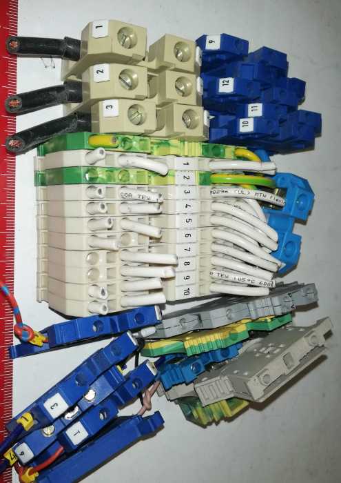 MIX-SVORKA-001  .. mix 30 ks svorky použité, dle foto