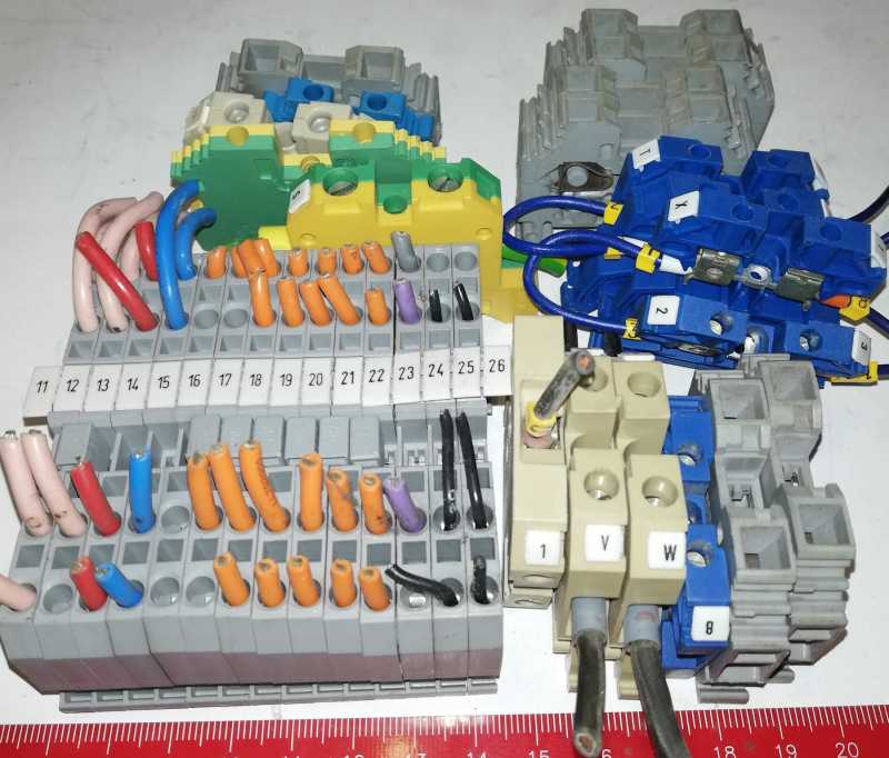 není skladem - MIX-SVORKA-002  .. mix 30 ks svorky použité, dle foto