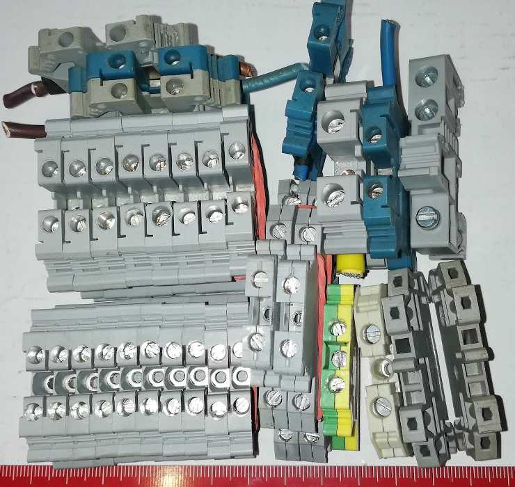 MIX-SVORKA-012  .. 30 ks svorky nové, použité, dle foto