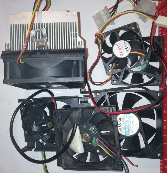 není skladem - MIX-VENT-1 - mix 7ks ventilátory PC, starší, netestované