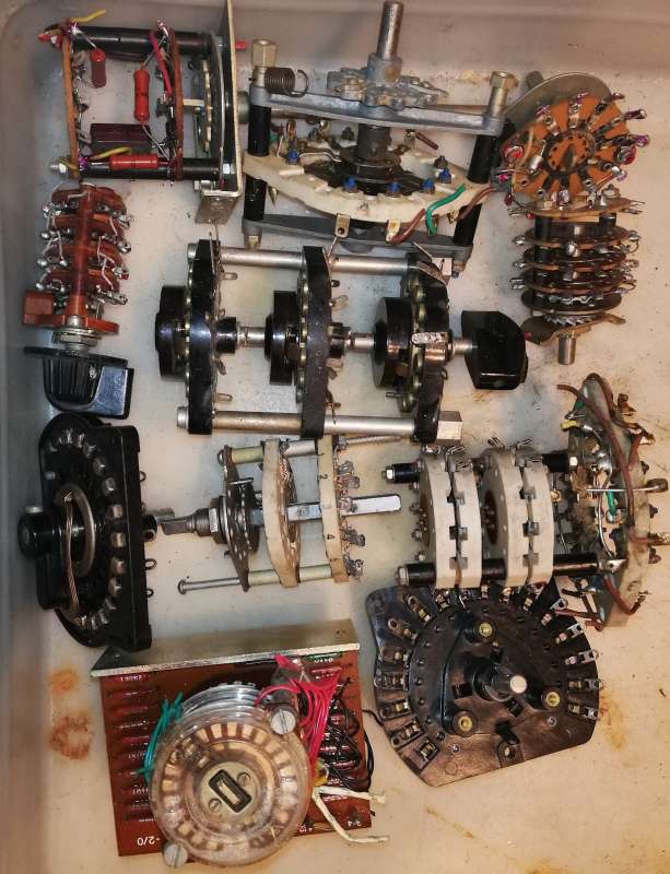 není skladem - MIX-prepinac-002 .. mix starších přepínačů, dle foto