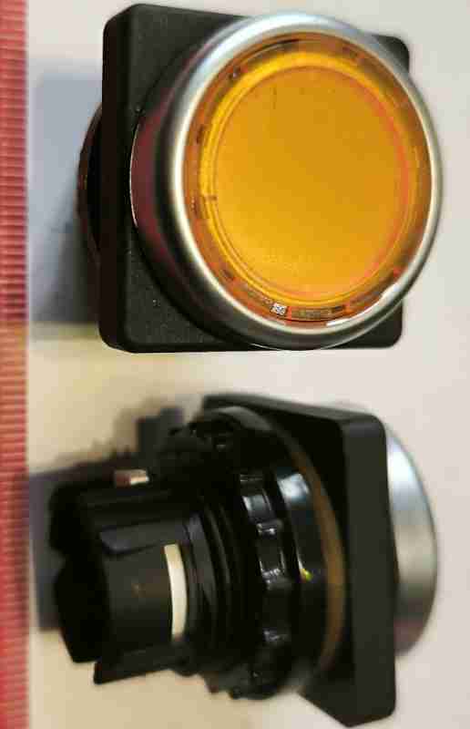 MLTR-GE - Illuminated Operators pushbutton 22mm Klockner Moeller Eaton