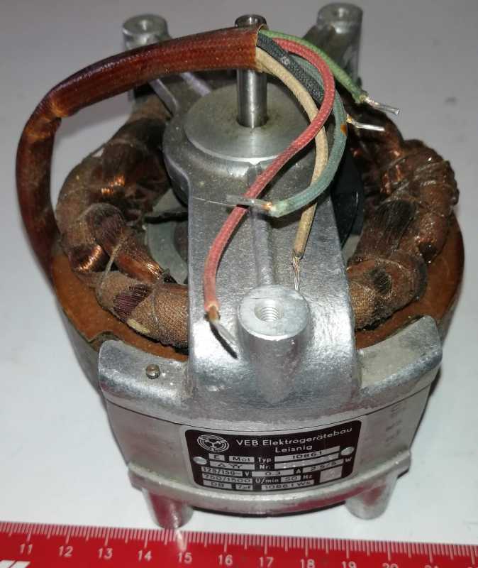 E Mot. type 1086.1 - 125/150V 0,3A 2,5/5W 750/1500U/min 50Hz starší, z demontáže  .. cena na dotaz / price on request