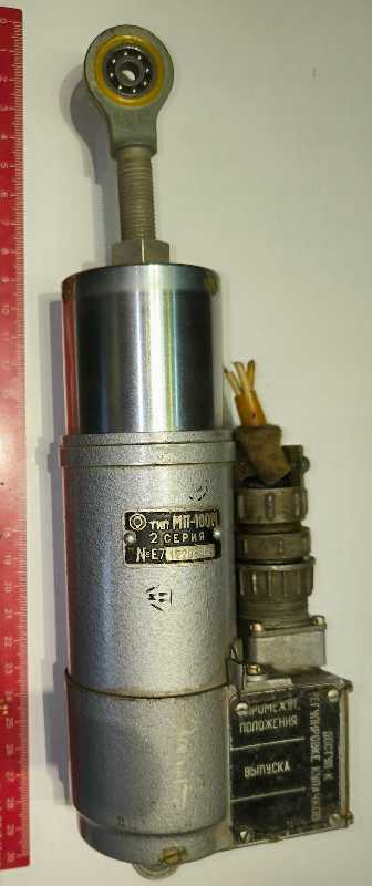 MP-100M ( МП-100М ) -  Elektromechanismus translačního působení MP100M  .. použitý / used  .. cena na dotaz / price on request