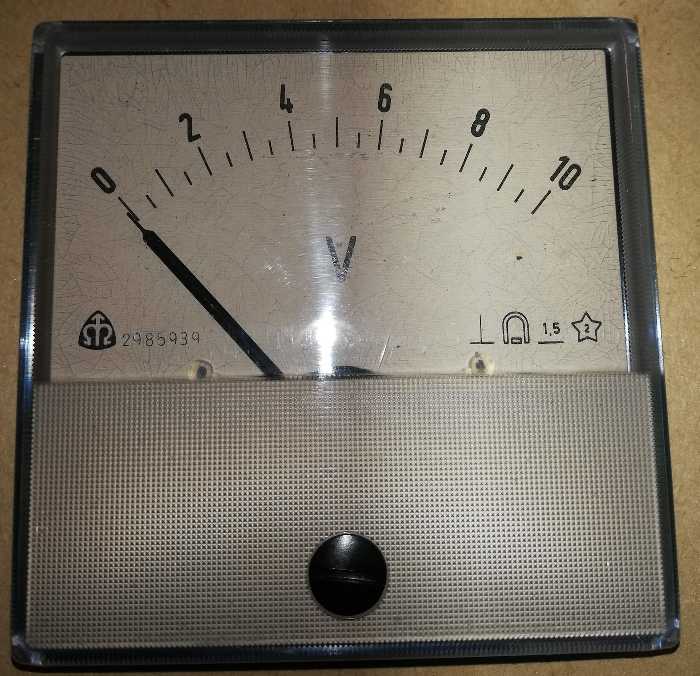 MP80 - METRA, stupnice 10V + úchytky