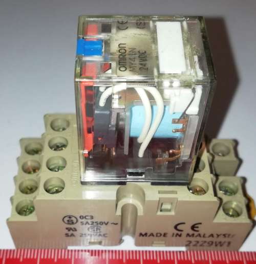 relé OMRON MY4IN 24Vdc v patici 22Z9W1